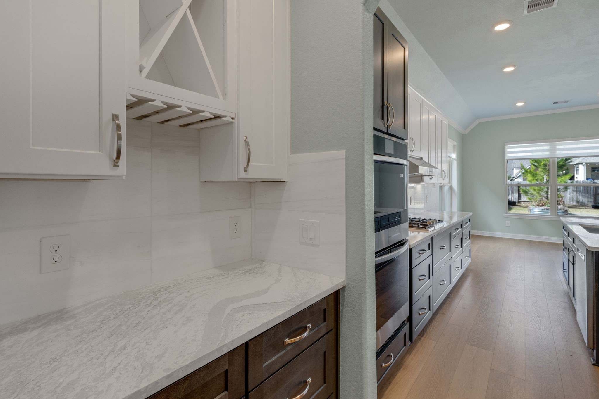 23509 Red Juniper Lane New Caney, TX 77357 - Photo 16 of 48 Butlers pantry between the kitchen and dining room