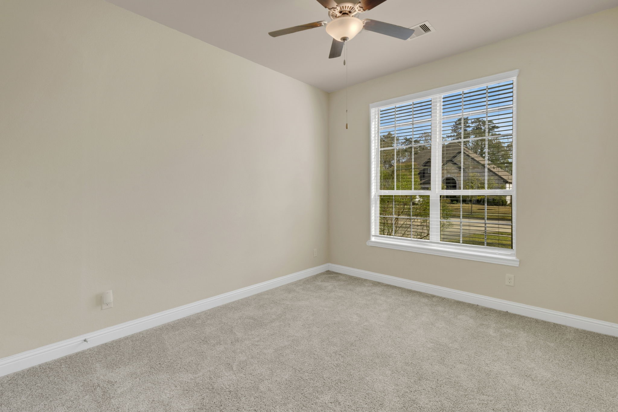 23509 Red Juniper Lane New Caney, TX 77357 - Photo 30 of 48 Bedroom 1 -As you come in from the foyer, this room is on the right.