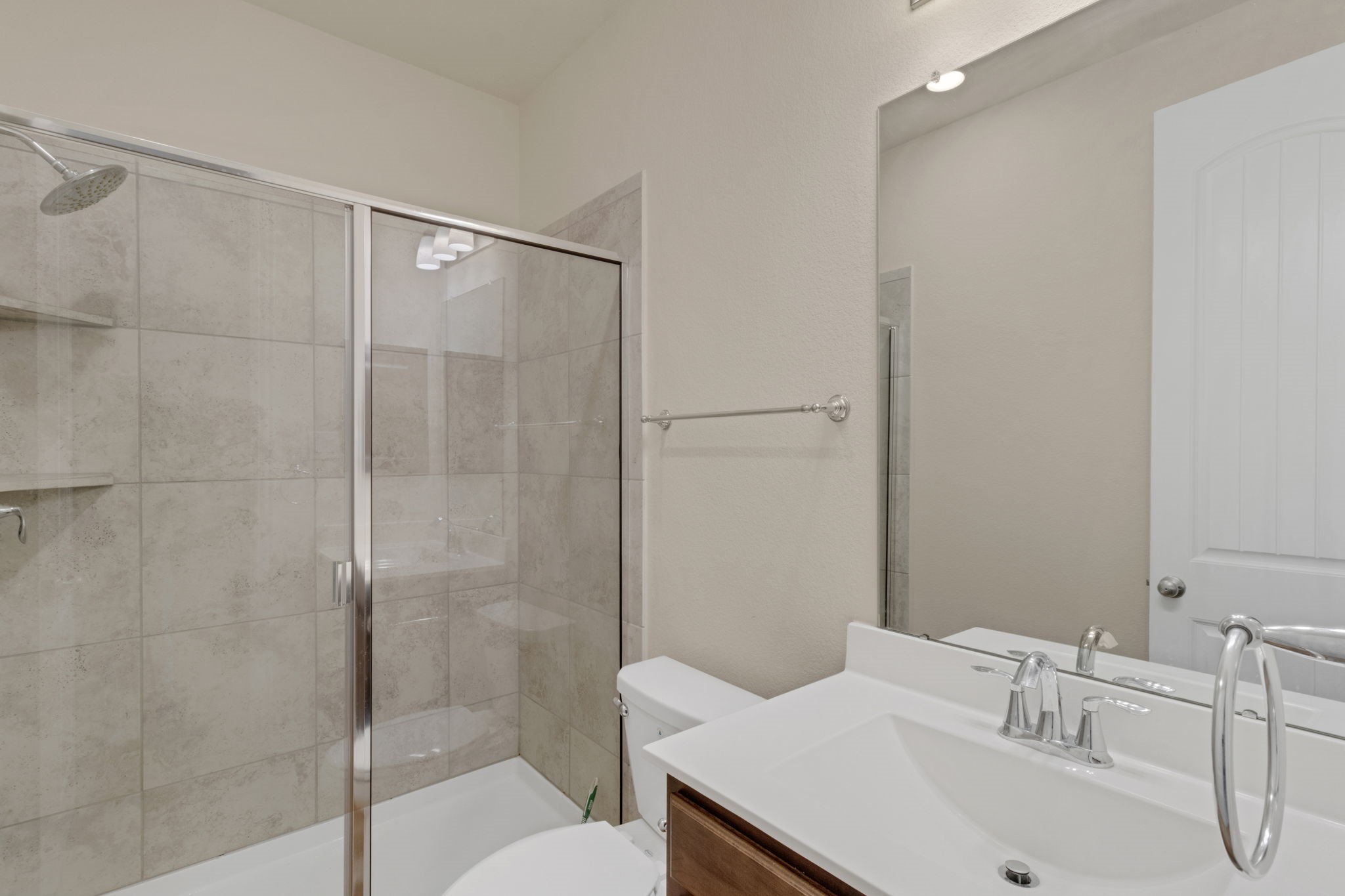 23509 Red Juniper Lane New Caney, TX 77357 - Photo 31 of 48 This Bathroom services the Bedroom 1