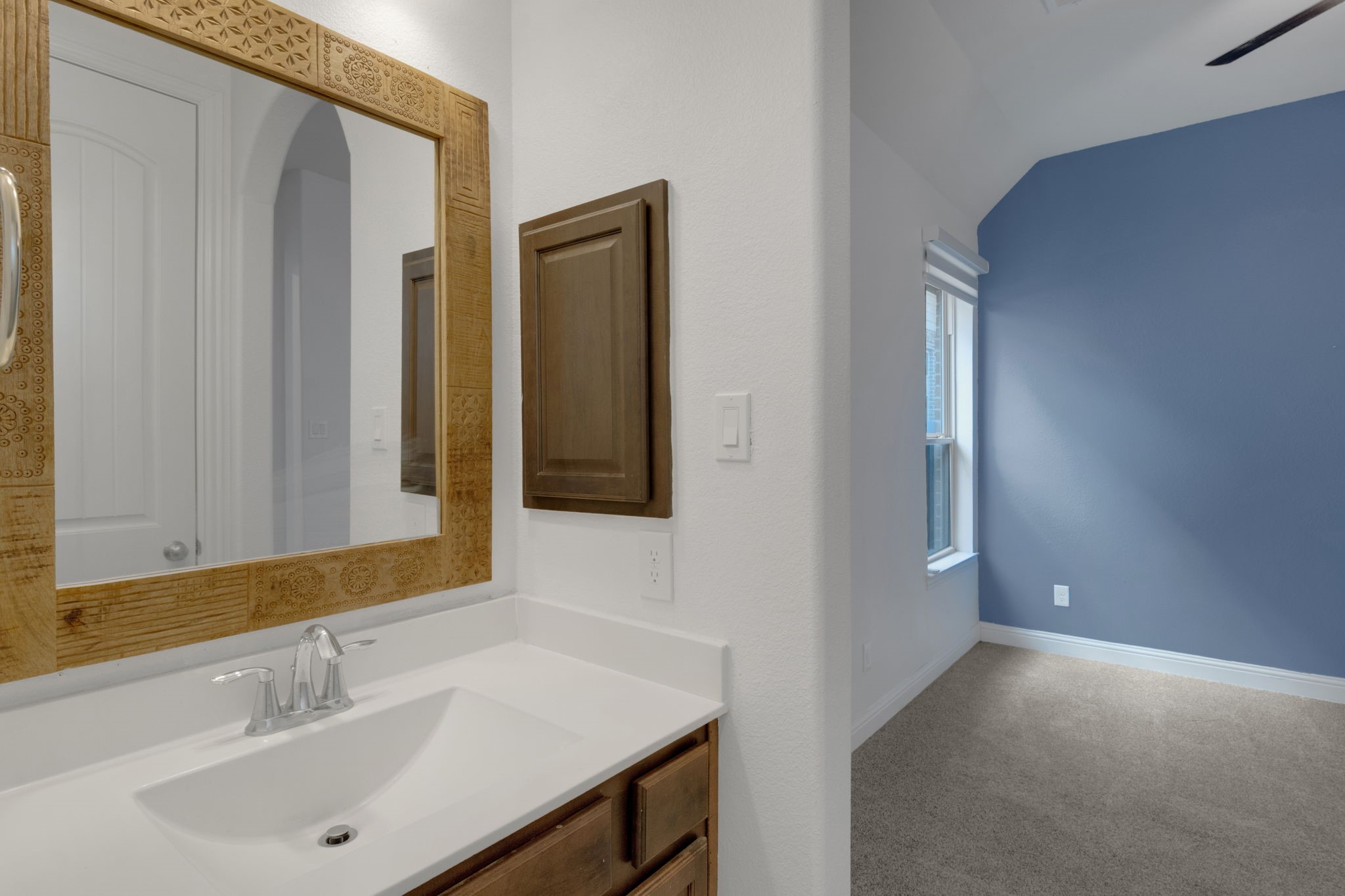 23509 Red Juniper Lane New Caney, TX 77357 - Photo 36 of 48 Jack and Jill Bathroom