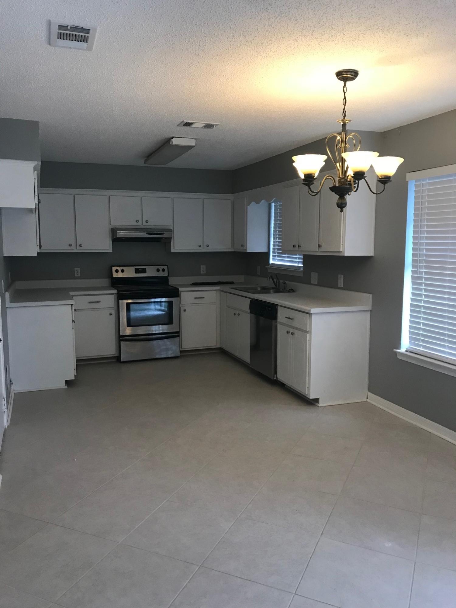 5824 Pinecrest Road Crestview, FL 32539 - Photo 8 of 18 IMG_9246