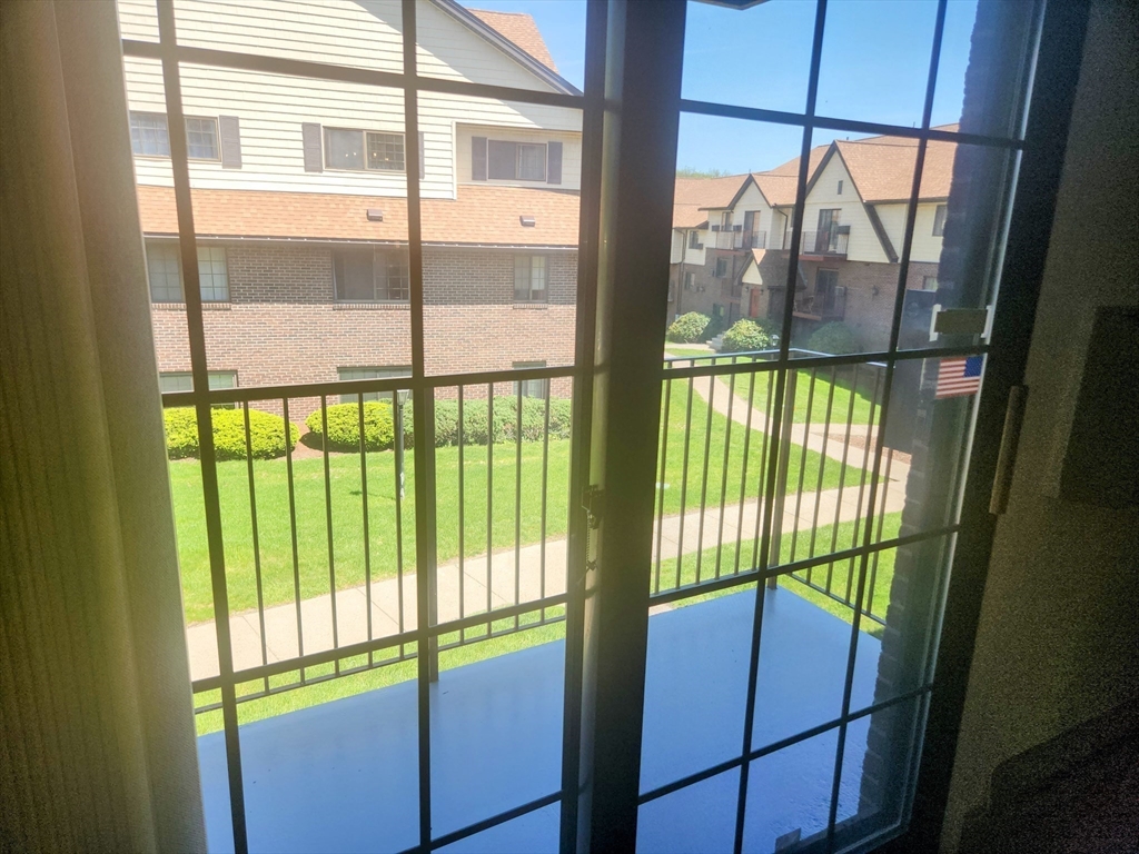 1003 North Main Street, Unit 7 Randolph, MA 02368 - Photo 9 of 31