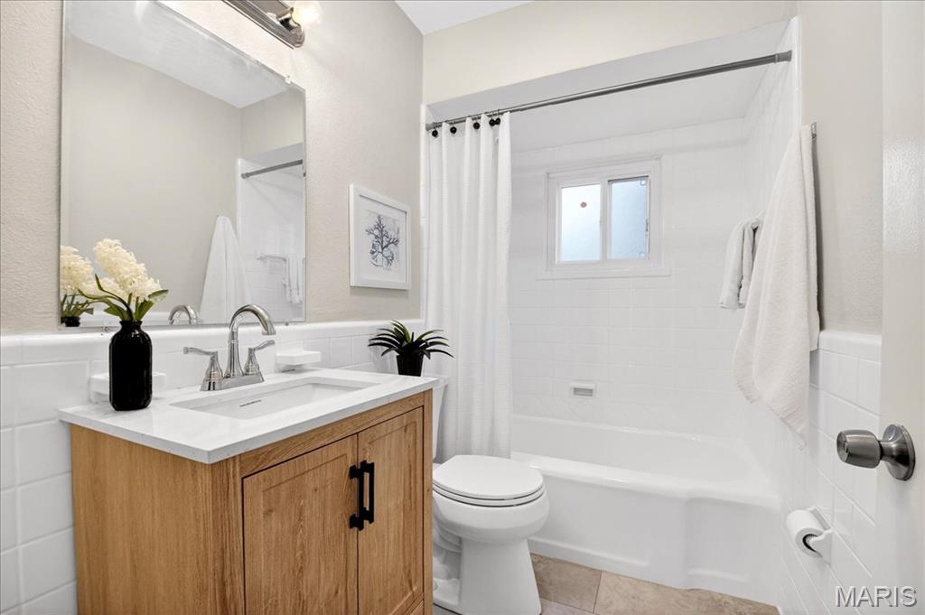 10471 Canter Way Overland, MO 63114 - Photo 18 of 35