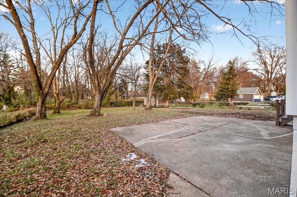 10471 Canter Way Overland, MO 63114 - Photo 31 of 35