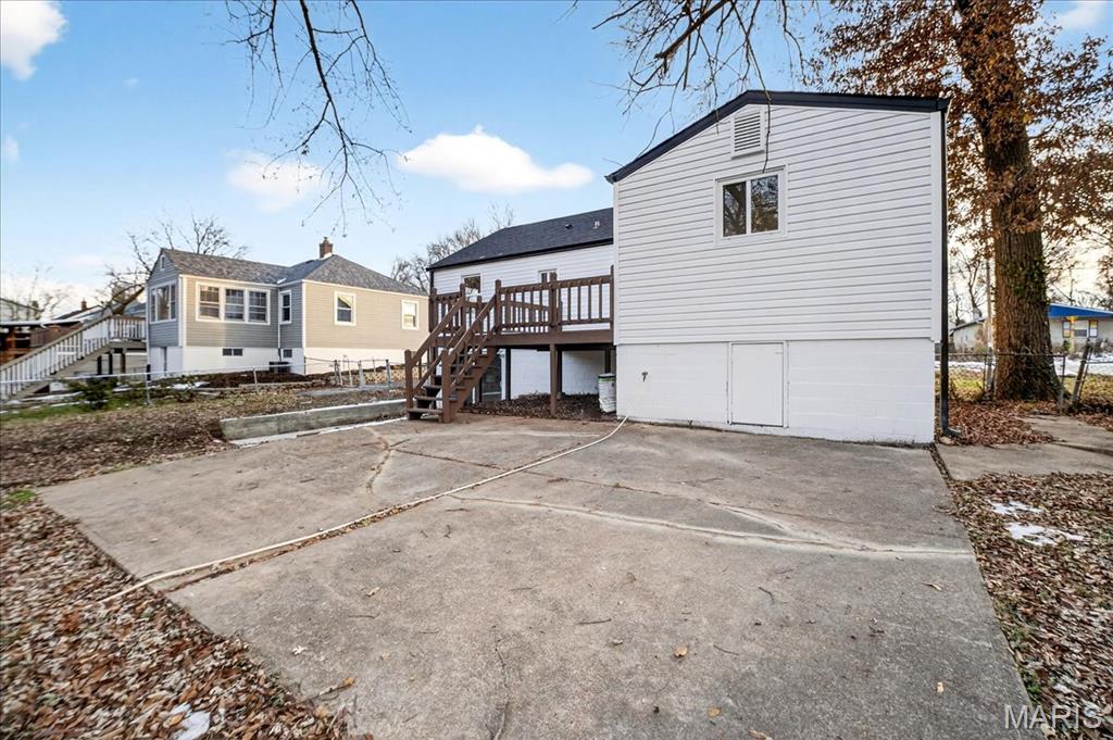 10471 Canter Way Overland, MO 63114 - Photo 32 of 35