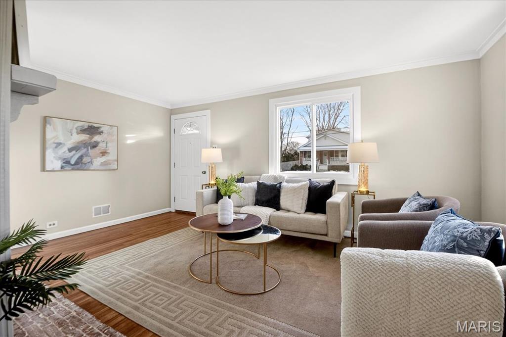 10471 Canter Way Overland, MO 63114 - Photo 5 of 35