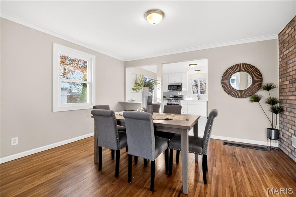 10471 Canter Way Overland, MO 63114 - Photo 7 of 35