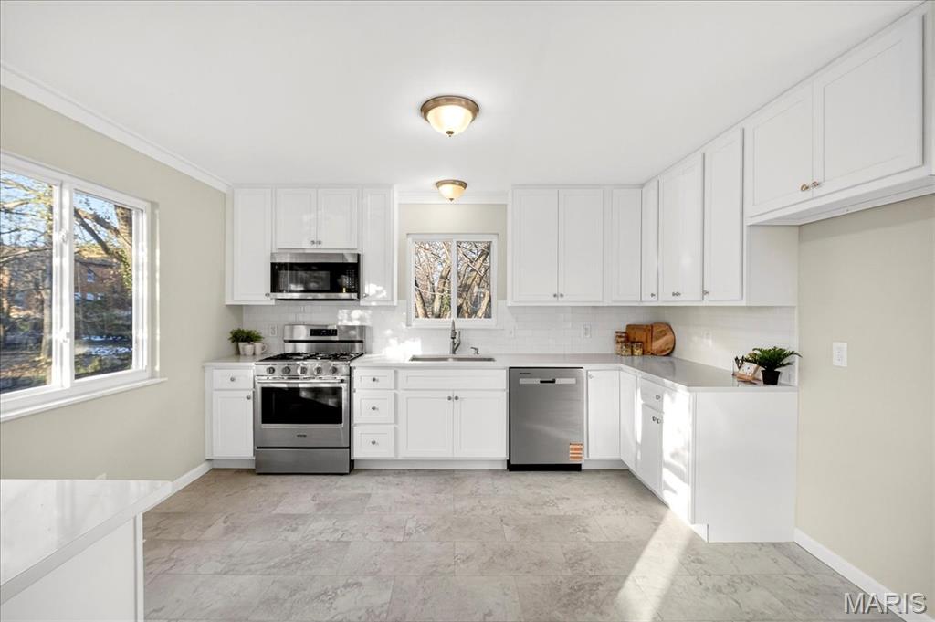 10471 Canter Way Overland, MO 63114 - Photo 10 of 35