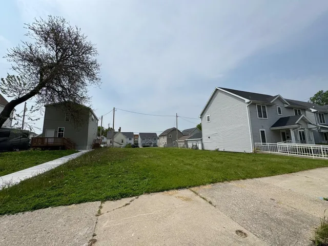 $17,000 | 1325 West Cherry Street, Unit 1327, Milwaukee, WI 53205