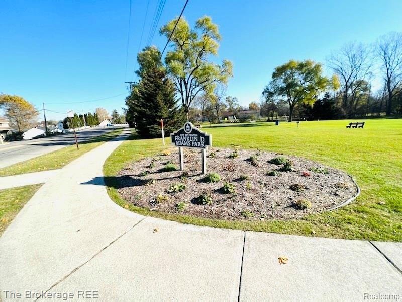 2201 South Long Lake Road Fenton, MI 48430 - Photo 20 of 21 IMG-4830.jpg