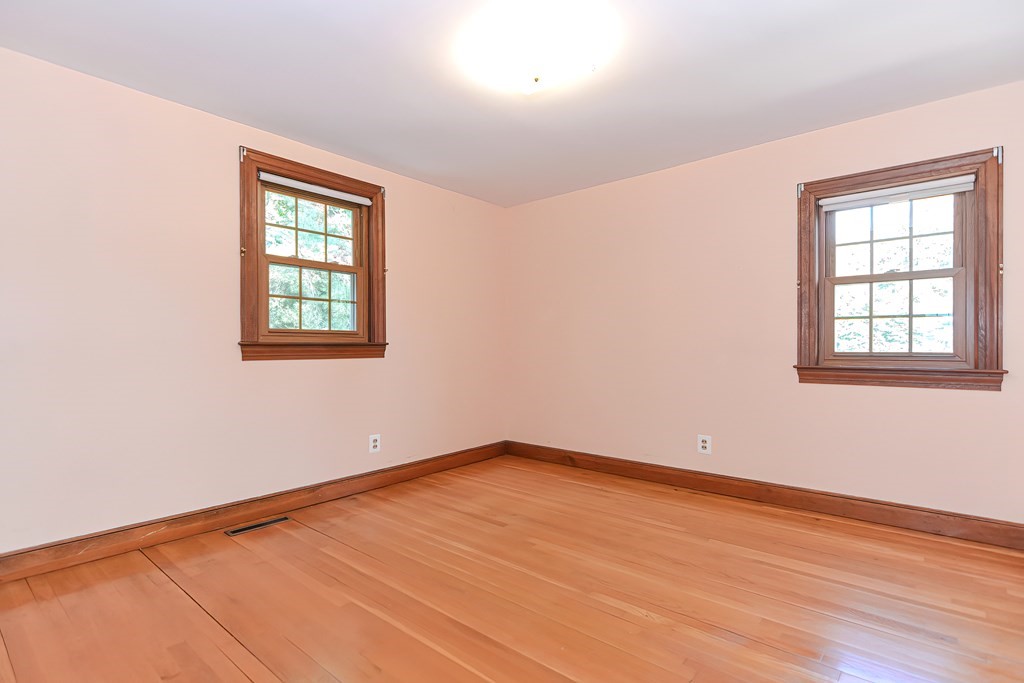 49 Woodruff Road Walpole, MA 02081 - Photo 23 of 36 Gallery Image 23