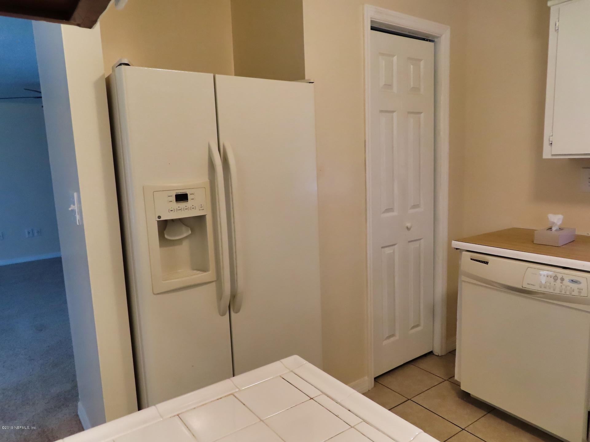 128 Hoover Road Palatka, FL 32177 - Photo 29 of 55 Oh! Did you see the frig?