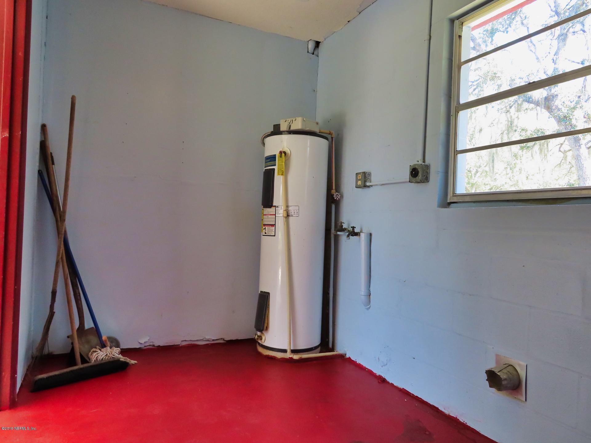 128 Hoover Road Palatka, FL 32177 - Photo 34 of 55 Utility room...
