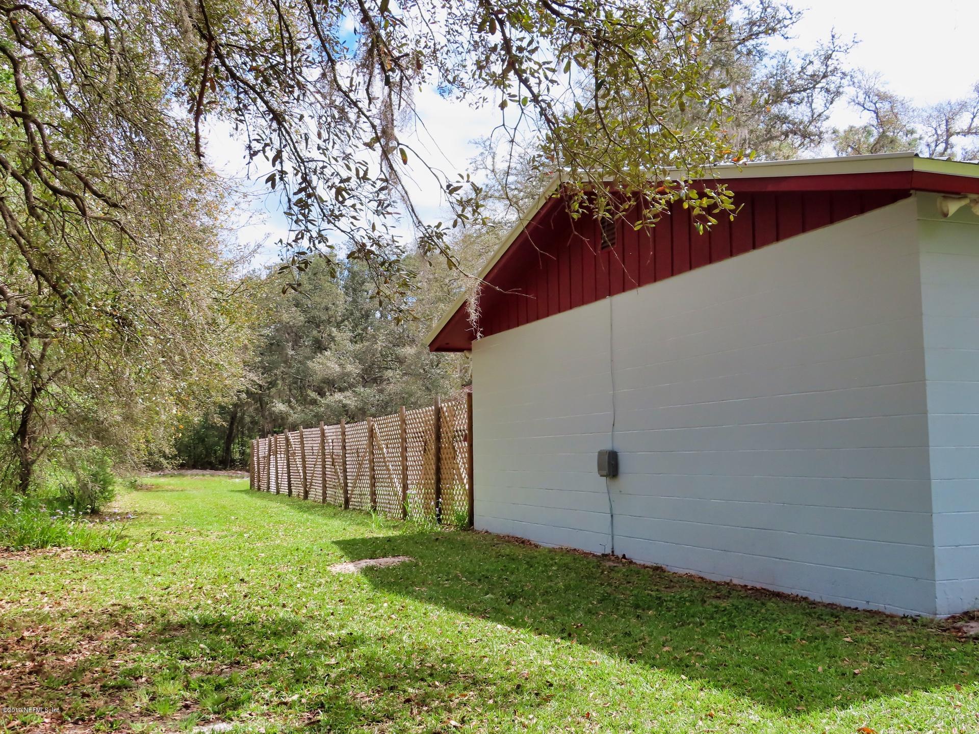 128 Hoover Road Palatka, FL 32177 - Photo 6 of 55 Large side yard...