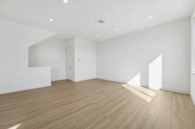 $1,174,961 | 1933-1933 Grand Street, Alameda, CA 94501