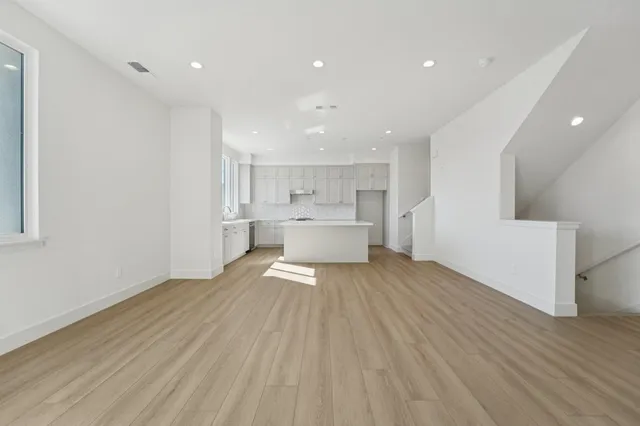 $1,174,961 | 1933-1933 Grand Street, Alameda, CA 94501