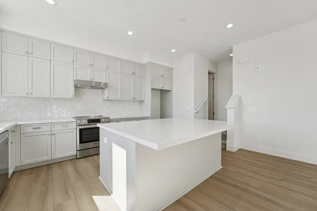 $1,174,961 | 1933-1933 Grand Street, Alameda, CA 94501