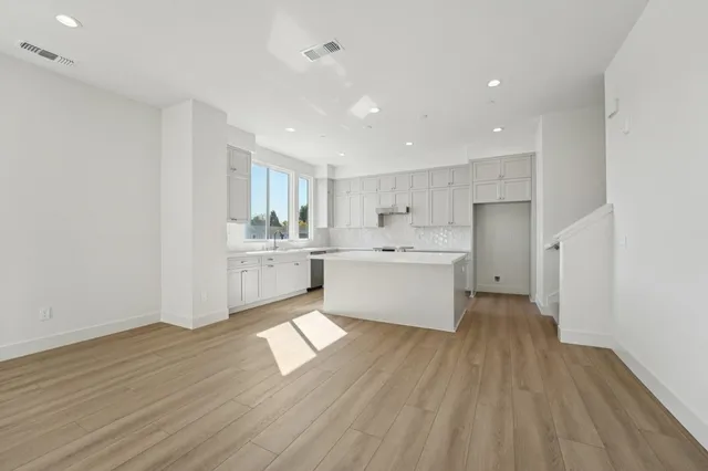 $1,174,961 | 1933-1933 Grand Street, Alameda, CA 94501