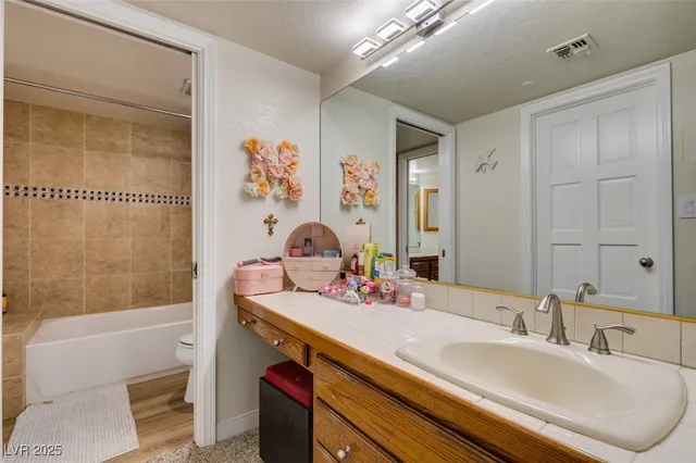 $3,600 | 5133 Southern Hills Lane, Las Vegas, NV 89113