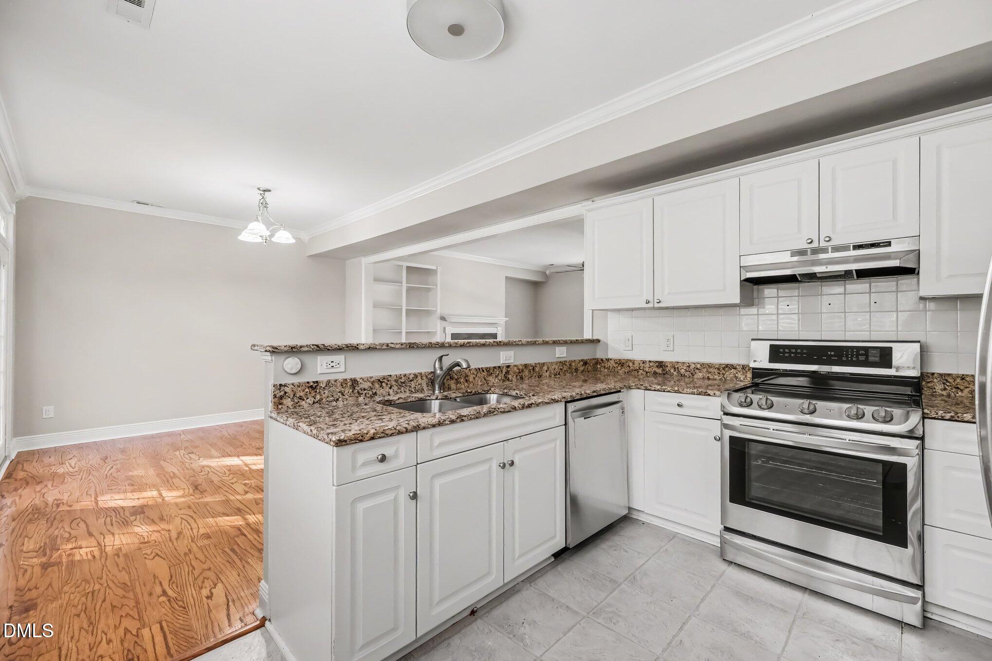 2128 Bellaire Avenue Raleigh, NC 27608 - Photo 12 of 30 012_file_8734