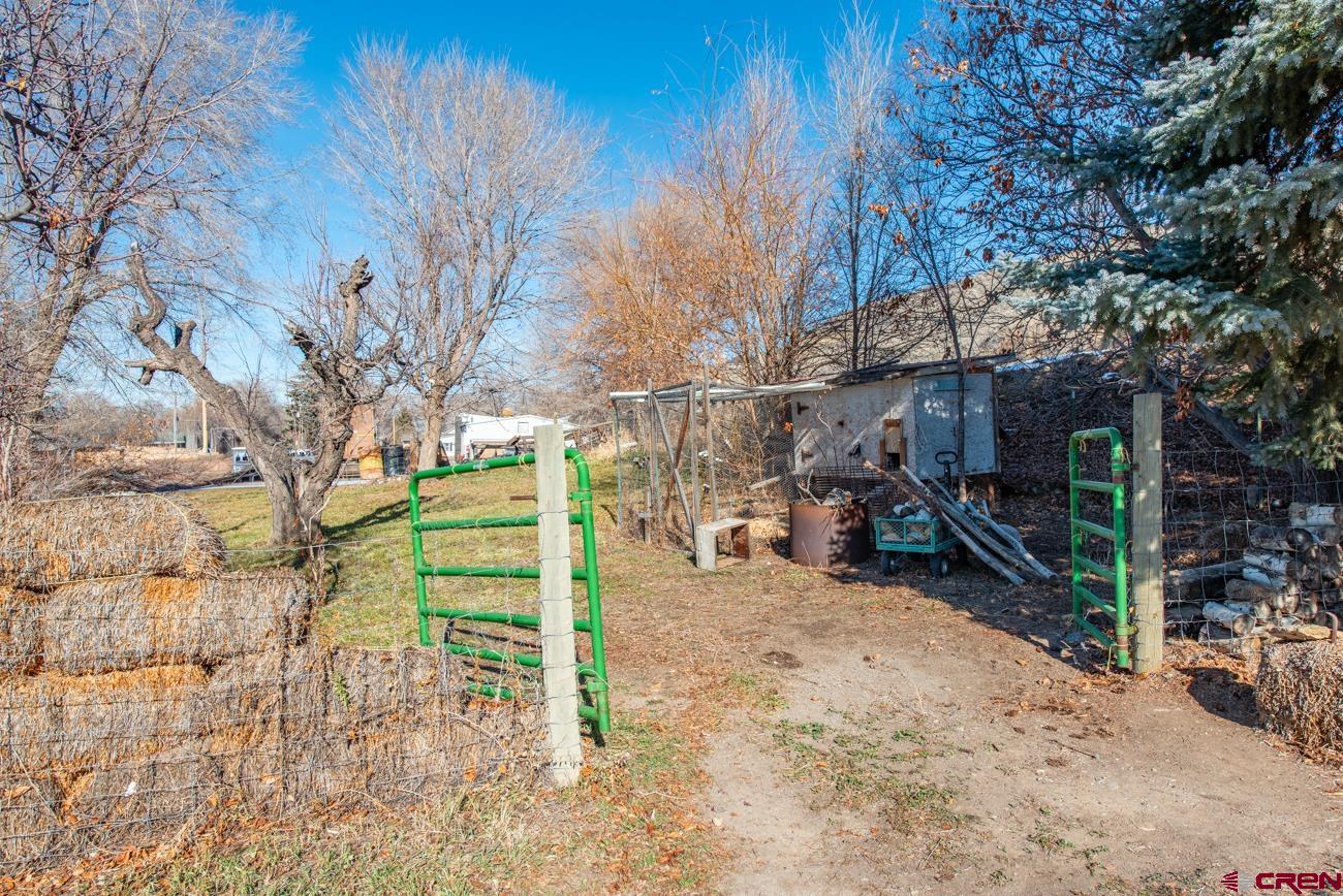 16322 Chipeta Road Montrose, CO 81403 - Photo 29 of 42 a view of street and sign board