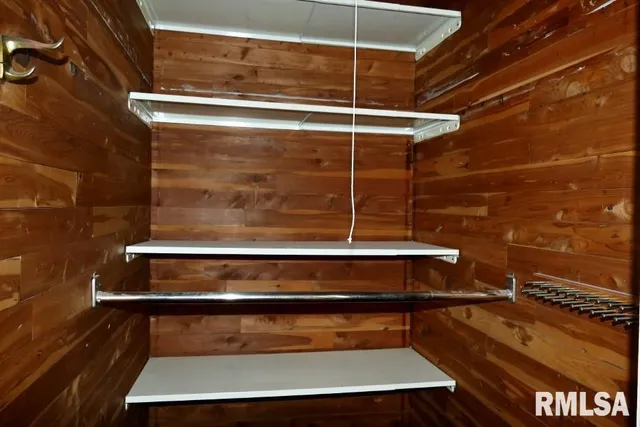 $164,900 | 4922 North Endres Avenue, Peoria, IL 61614