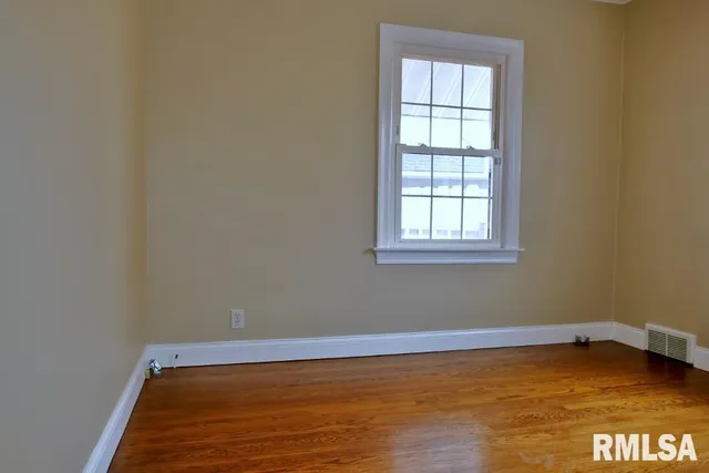 $164,900 | 4922 North Endres Avenue, Peoria, IL 61614