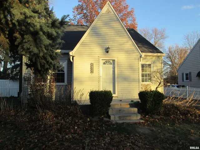 $169,900 | 4922 North Endres Avenue, Peoria, IL 61614