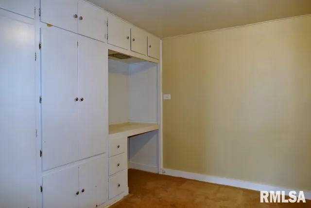 $164,900 | 4922 North Endres Avenue, Peoria, IL 61614