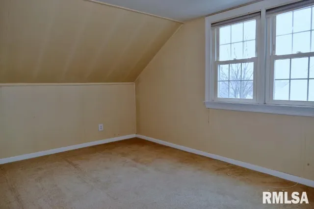 $164,900 | 4922 North Endres Avenue, Peoria, IL 61614