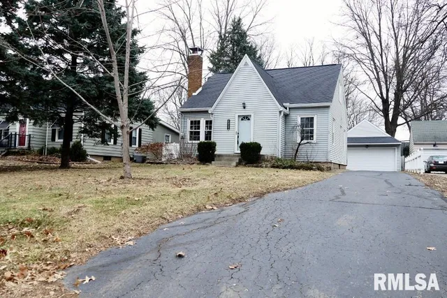 $169,900 | 4922 North Endres Avenue, Peoria, IL 61614