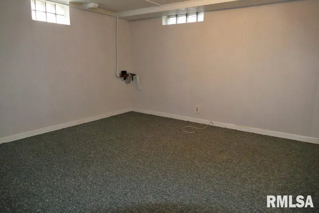 $169,900 | 4922 North Endres Avenue, Peoria, IL 61614