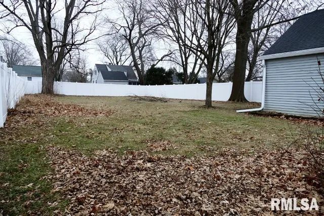 $169,900 | 4922 North Endres Avenue, Peoria, IL 61614