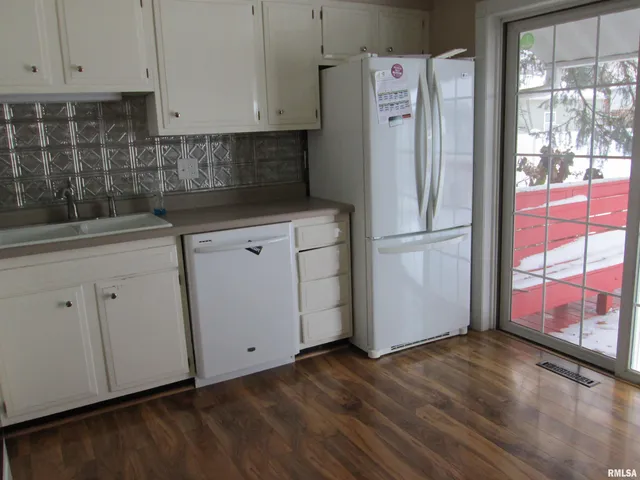 $169,900 | 4922 North Endres Avenue, Peoria, IL 61614