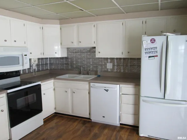 $169,900 | 4922 North Endres Avenue, Peoria, IL 61614