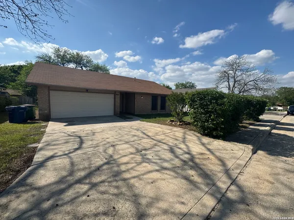 $1,500 | 2615 Lake Briar, San Antonio, TX 78222