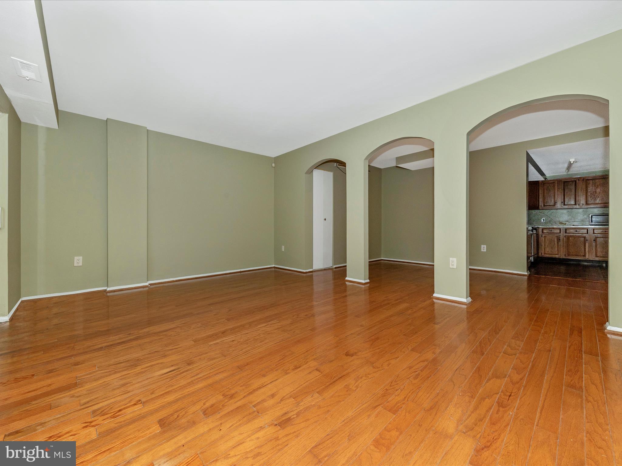 2340 Sun Valley Circle, Unit 2EF Silver Spring, MD 20906 - Photo 14 of 96 Living