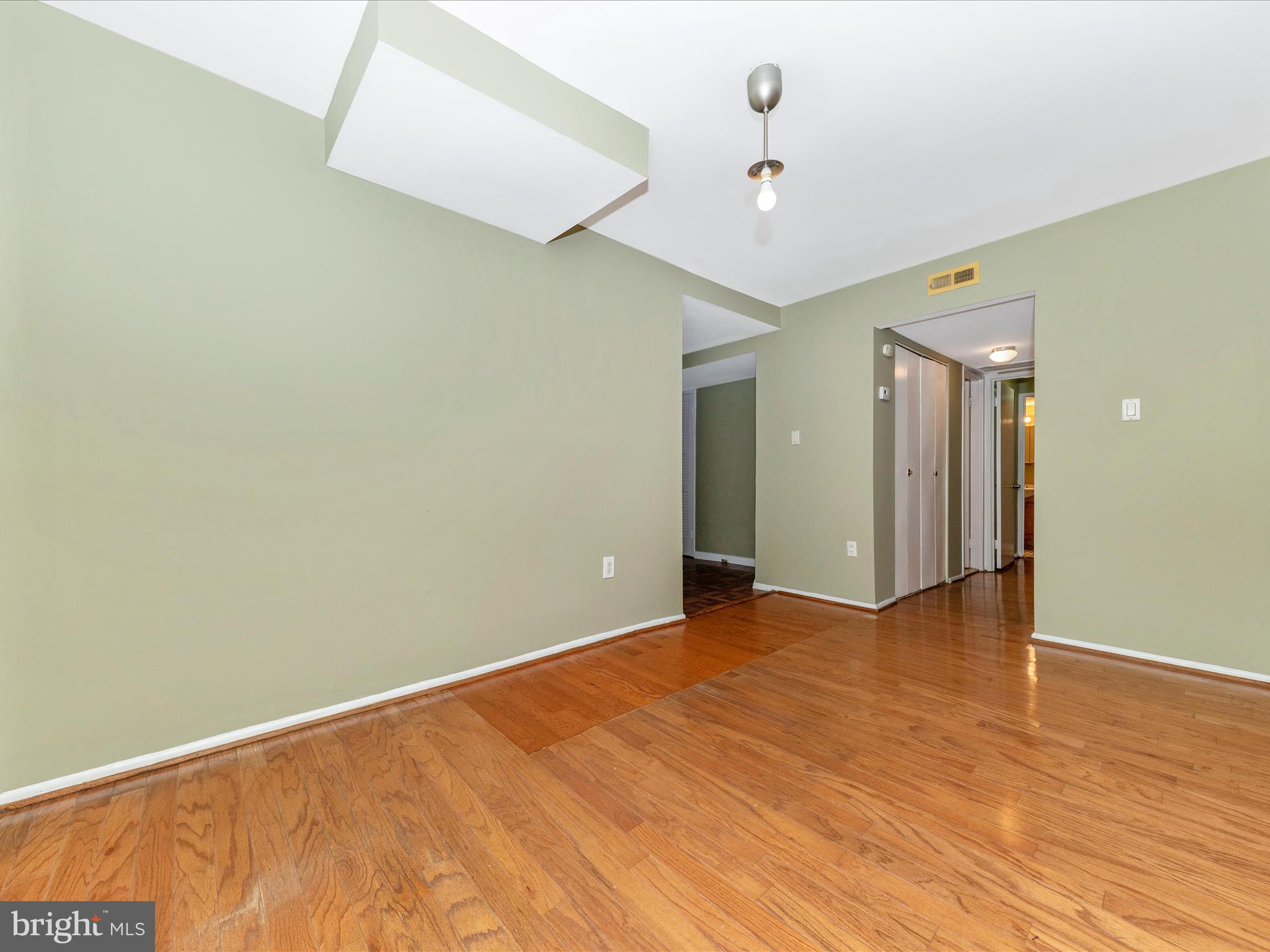 2340 Sun Valley Circle, Unit 2EF Silver Spring, MD 20906 - Photo 18 of 96 Dining