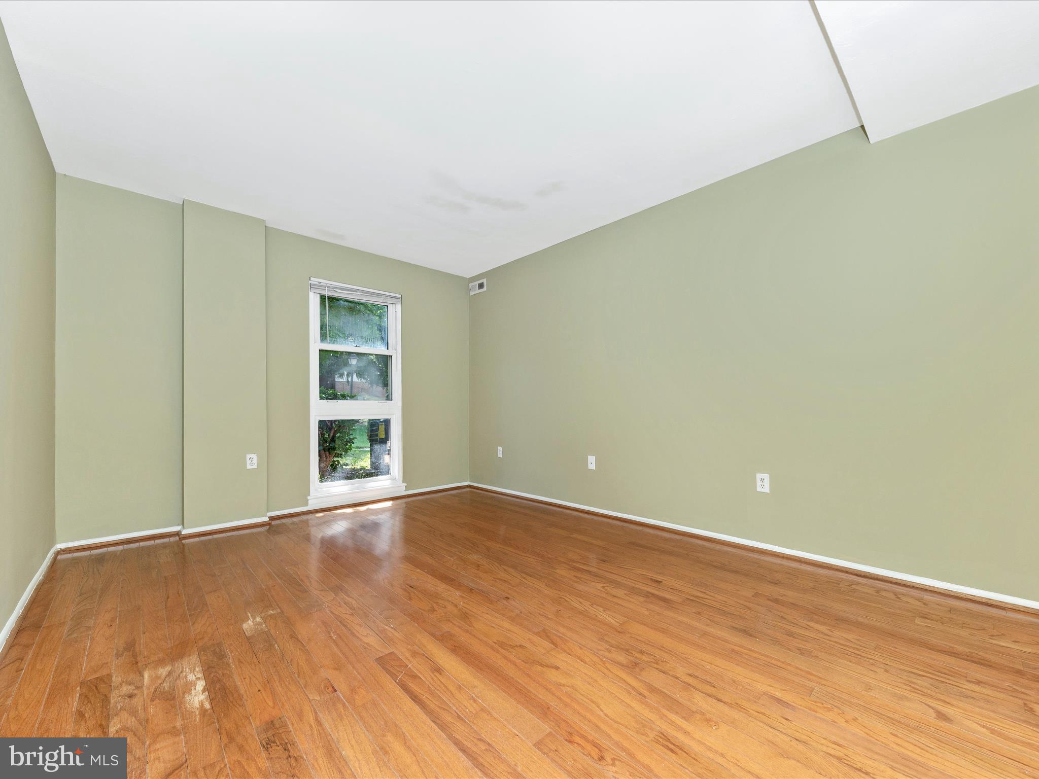 2340 Sun Valley Circle, Unit 2EF Silver Spring, MD 20906 - Photo 27 of 96 Primary Bedroom