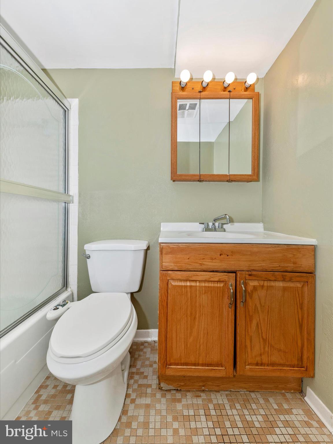 2340 Sun Valley Circle, Unit 2EF Silver Spring, MD 20906 - Photo 31 of 96 Primary Bathroom