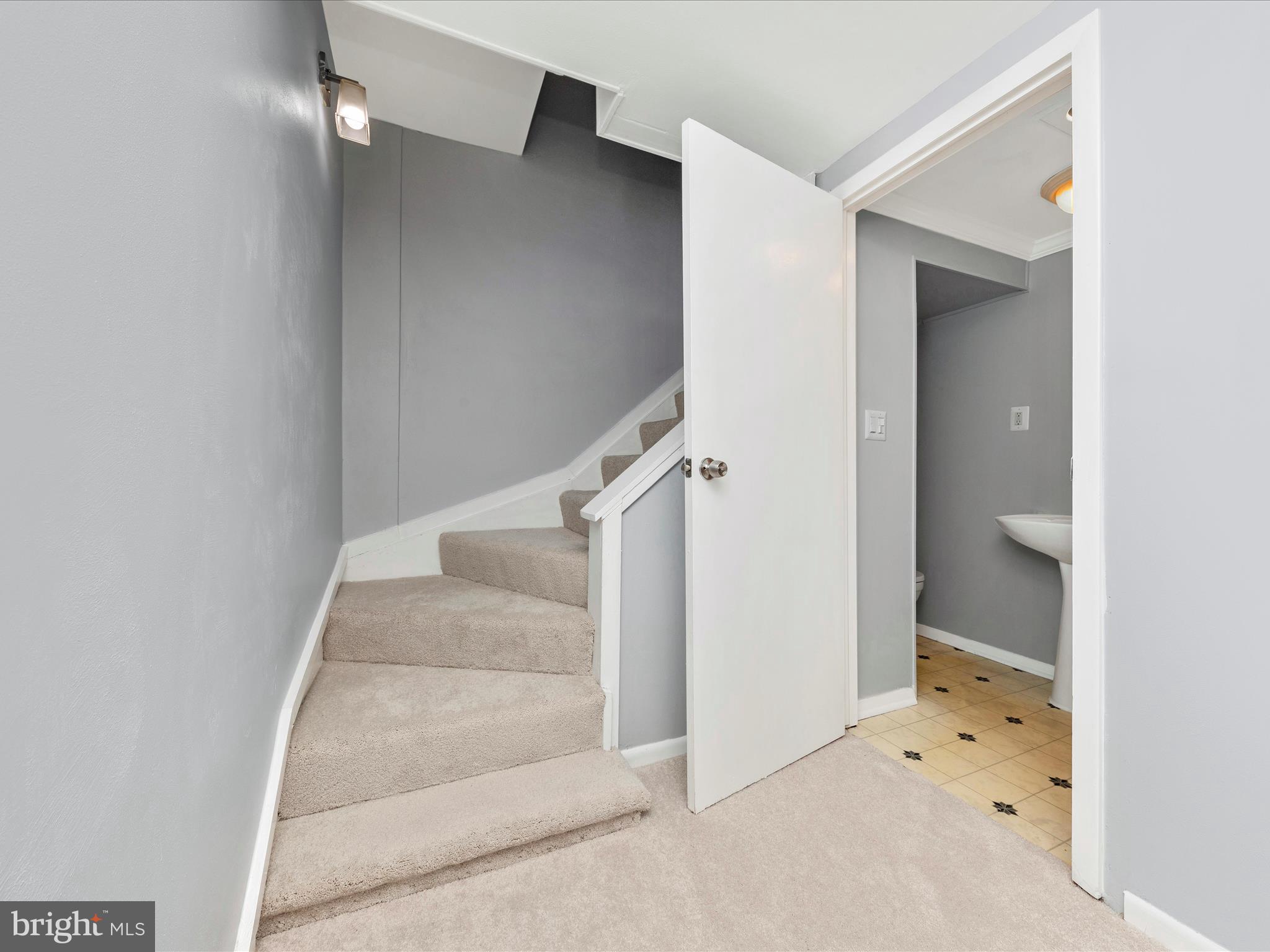 2340 Sun Valley Circle, Unit 2EF Silver Spring, MD 20906 - Photo 77 of 96 Stairs