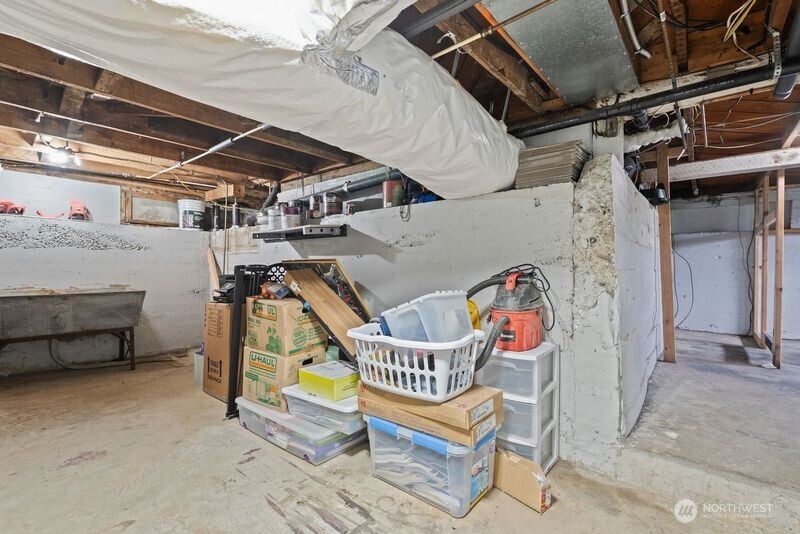 11 R Street Southeast Auburn, WA 98002 - Photo 32 of 38 a view of entryway with seating space