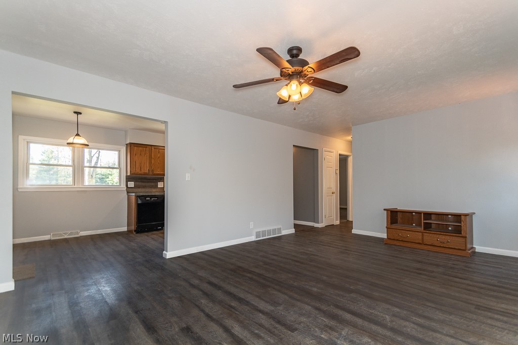 9530 Johnnycake Ridge Road Mentor, OH 44060 - Photo 6 of 35 Gallery Image 6