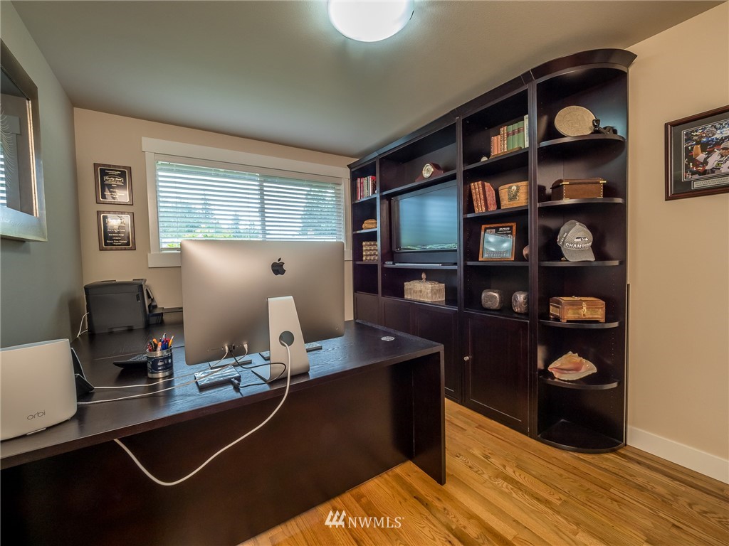 2717 Northeast 24th Street Renton, WA 98056 - Photo 14 of 23