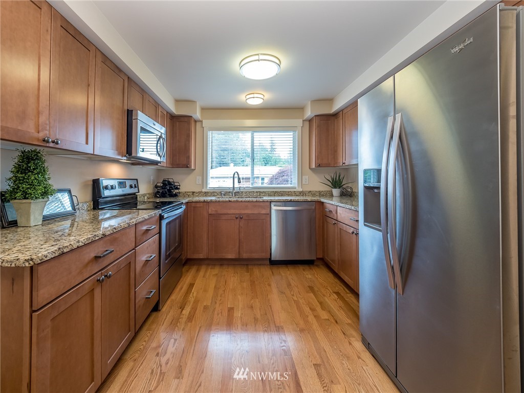 2717 Northeast 24th Street Renton, WA 98056 - Photo 8 of 23
