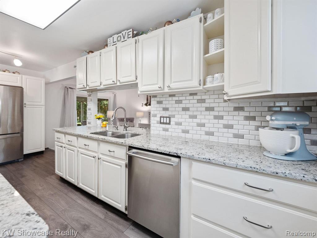465 Penny Lake Road Wolverine Lake, MI 48390 - Photo 12 of 52