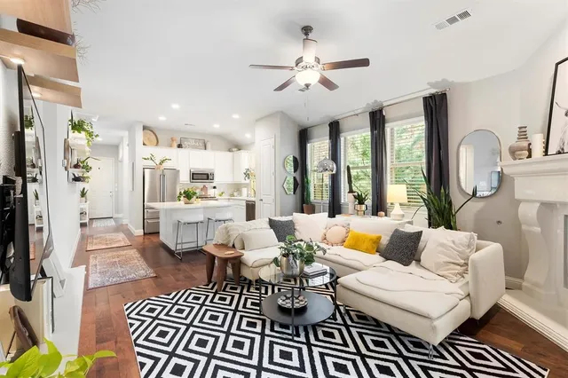 $2,450 | 4520 Del Rey Avenue, McKinney, TX 75070