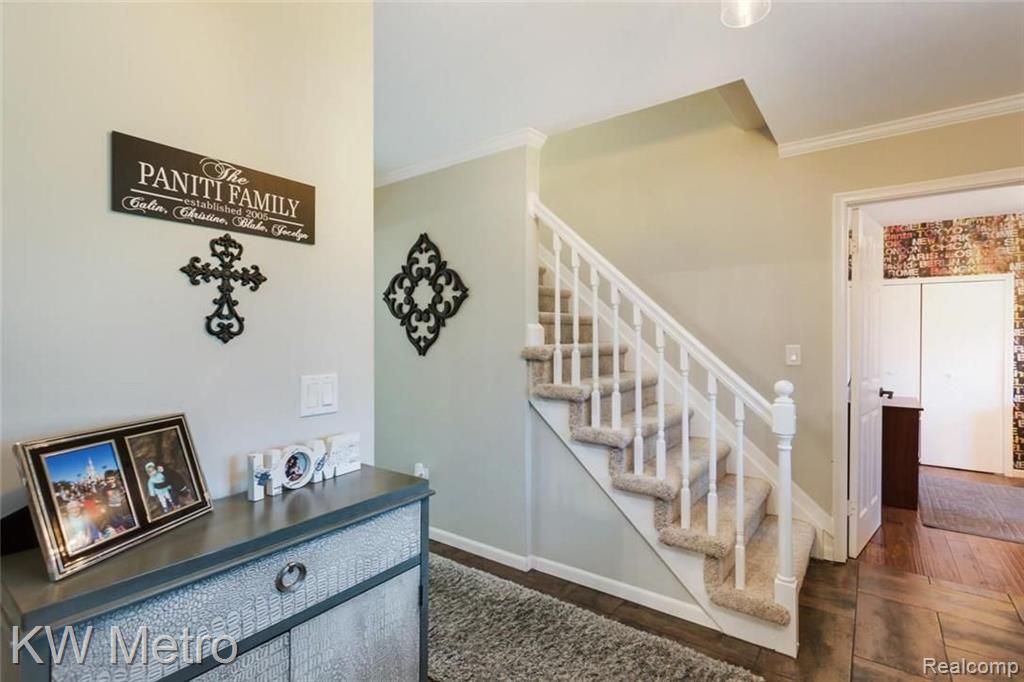 801 Bridgestone Drive Rochester Hills, MI 48309 - Photo 2 of 29