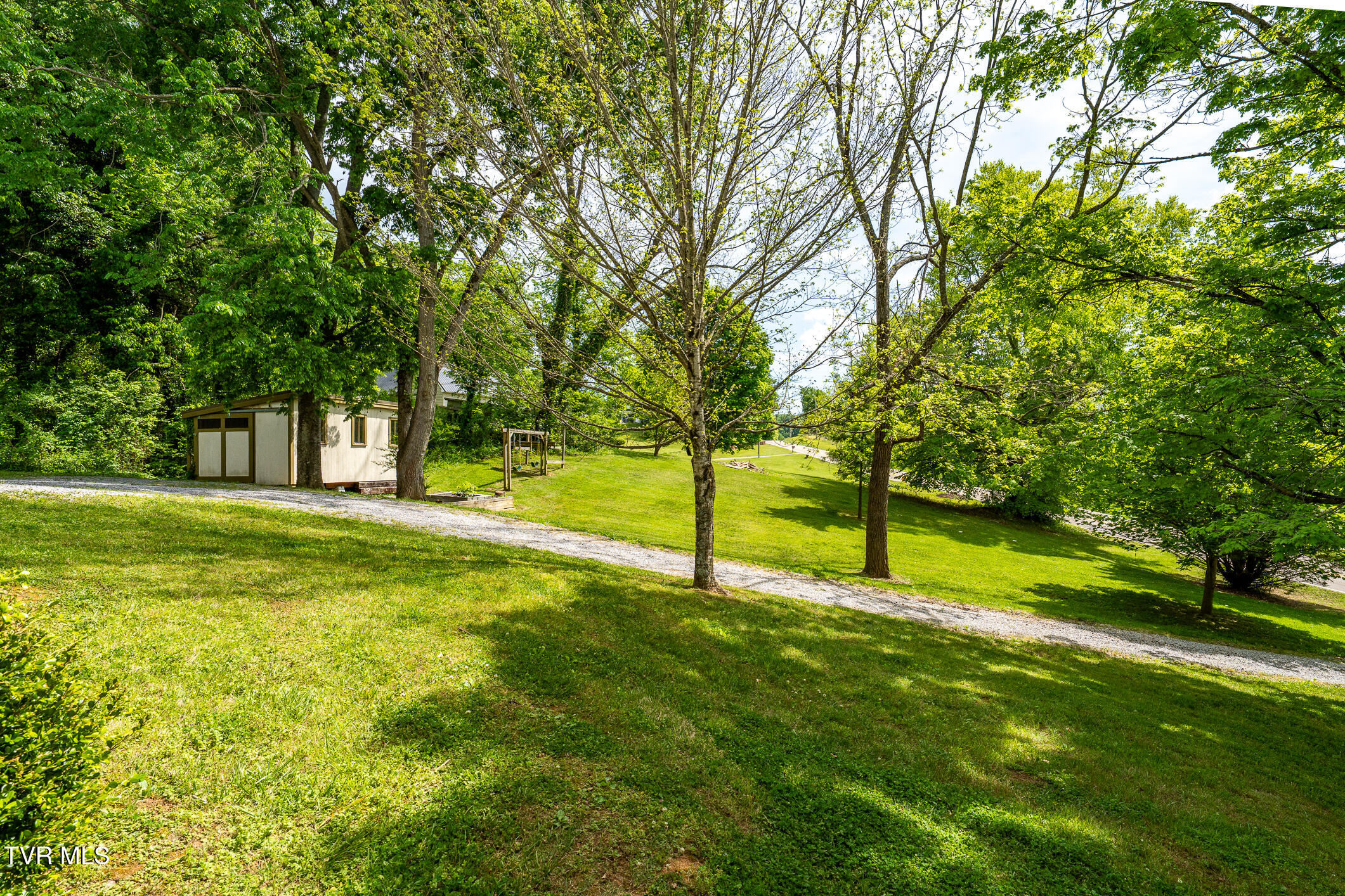 985 Chuckey Pike Chuckey, TN 37641 - Photo 36 of 73 985 Chuckey Pike (50 of 107)
