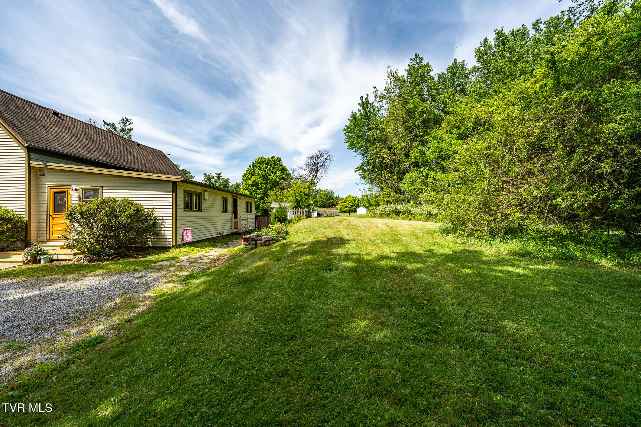 985 Chuckey Pike Chuckey, TN 37641 - Photo 38 of 73 985 Chuckey Pike (53 of 107)
